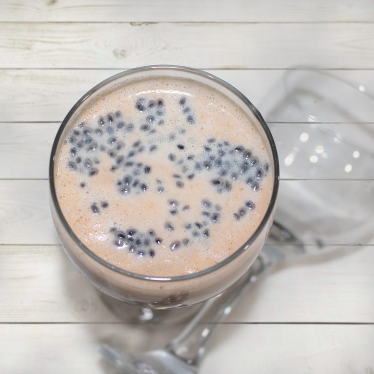 PEANUT BUTTER AND PROTEIN SMOOTHIE