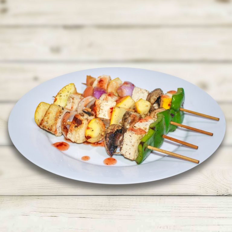 GRILLED TOFU SKEWERS WITH SRIRACHA SAUCE