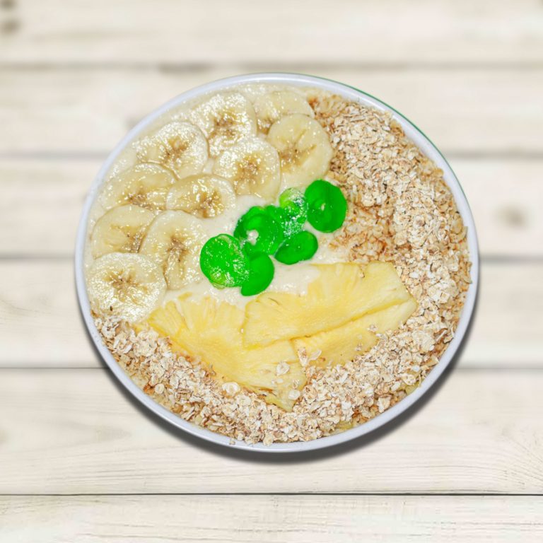 PINEAPPLE PROTEIN SMOOTHIE BOWL