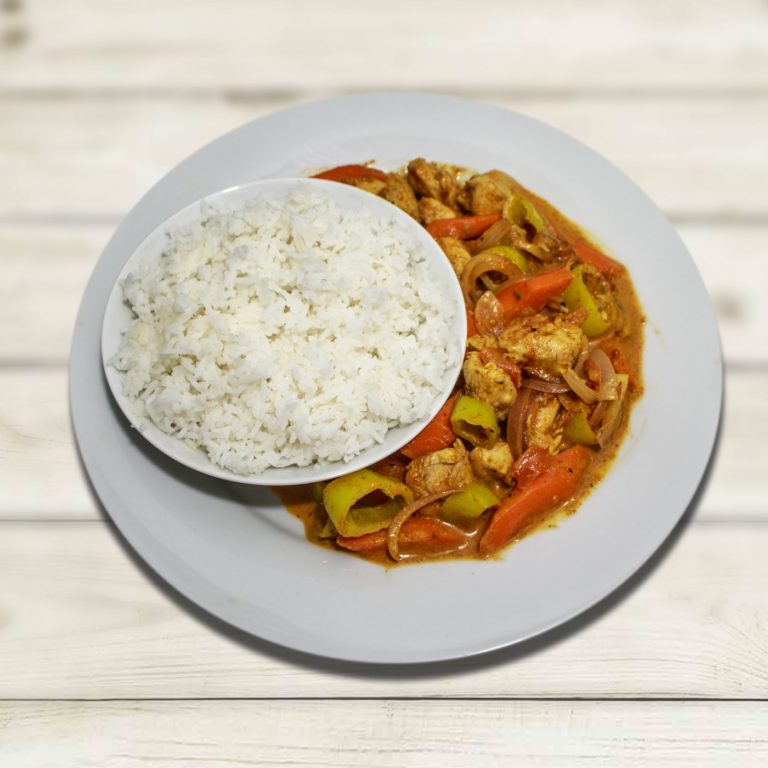 RICE WITH CHICKEN AND VEGETABLE CURRY