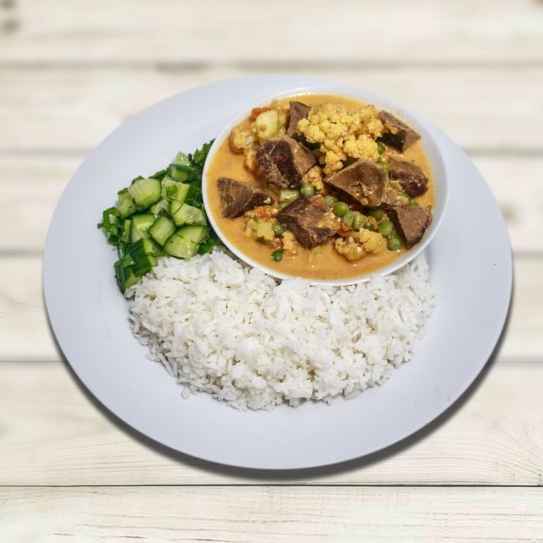 RICE WITH BEEF AND VEGETABLE CURRY