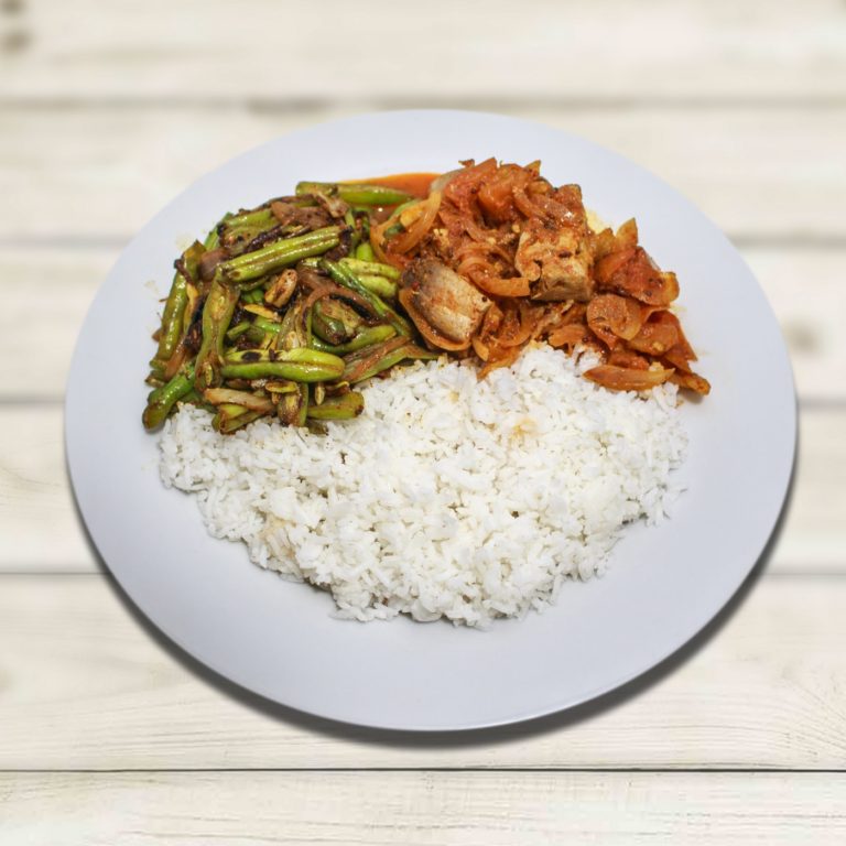 RICE WITH TUNA CURRY AND BEANS