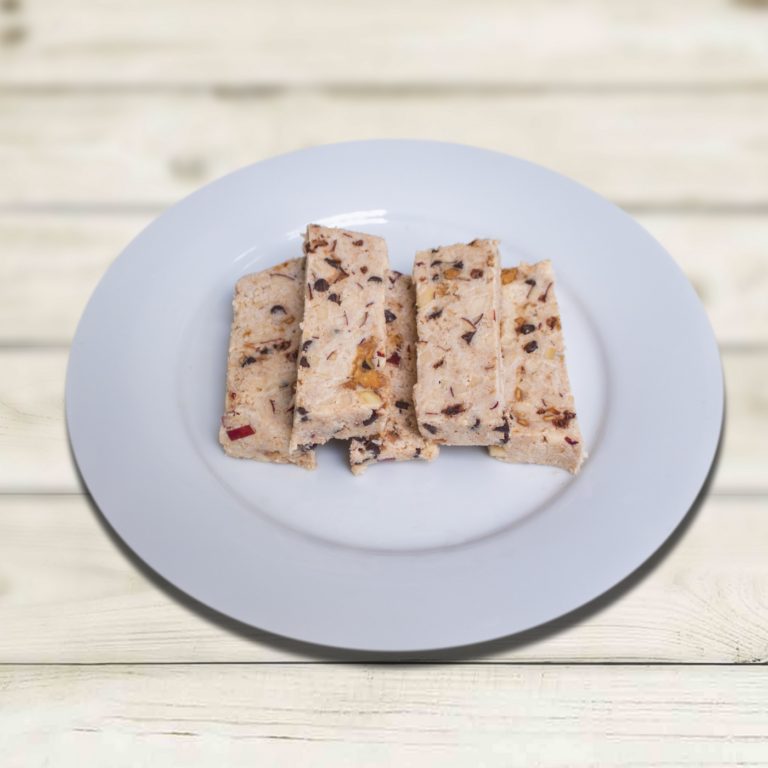 NO BAKE APPLE PIE PROTEIN BARS