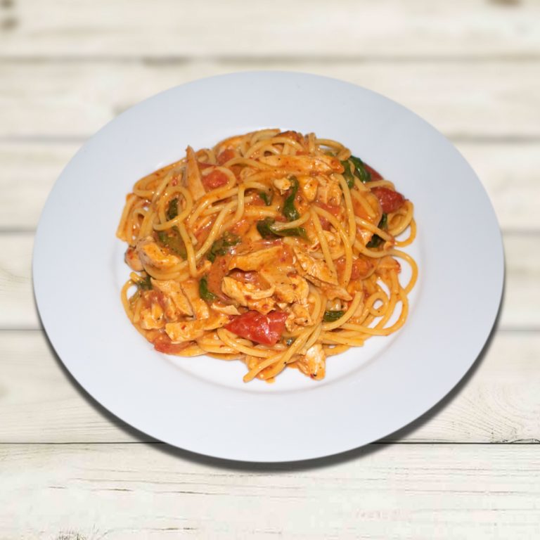 CREAMY SPINACH CHICKEN PASTA