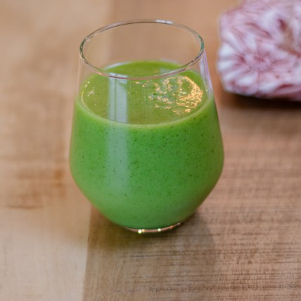 Kiwi, Mango & Pineapple Smoothie